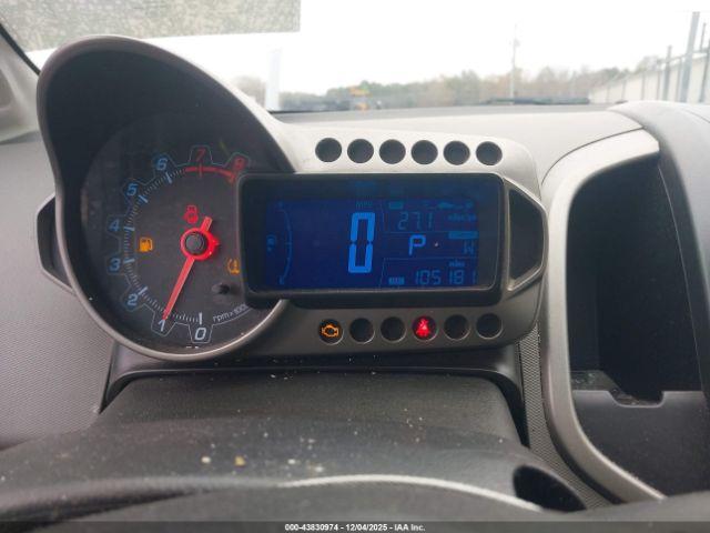 Chevrolet Sonic Lt Auto Image 8