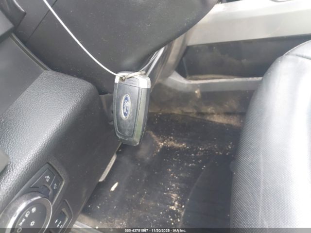 Ford F-150 Platinum Image 12