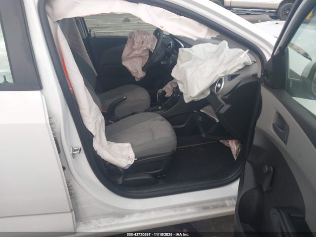 Chevrolet Sonic Ls Auto Image 10