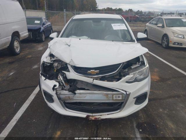 Chevrolet Sonic Ls Auto Image 8