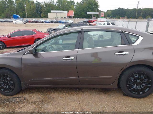 Nissan Altima 2.5 S Image 16