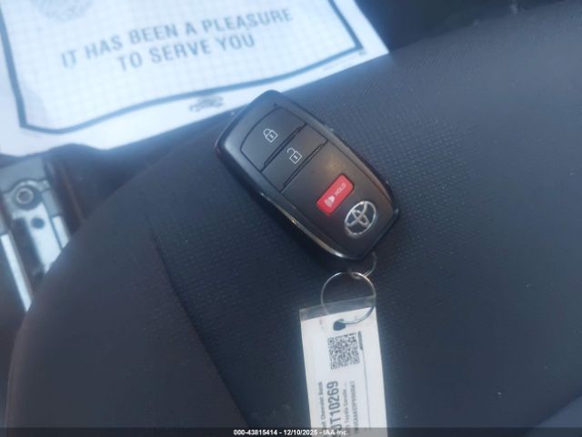 Toyota Corolla Le Image 9