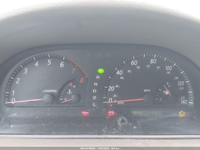 Toyota Camry Le Image 16