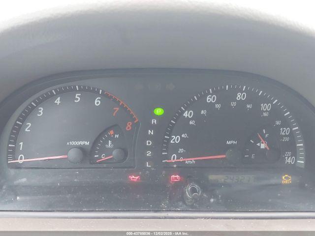 Toyota Camry Le Image 16