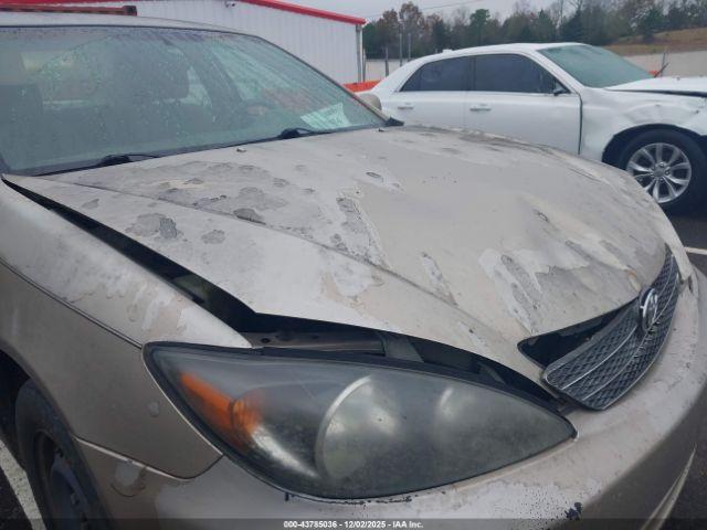 Toyota Camry Le Image 15