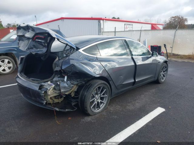 Tesla Model 3 Image 3