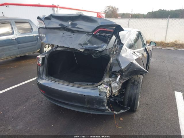 Tesla Model 3 Image 2