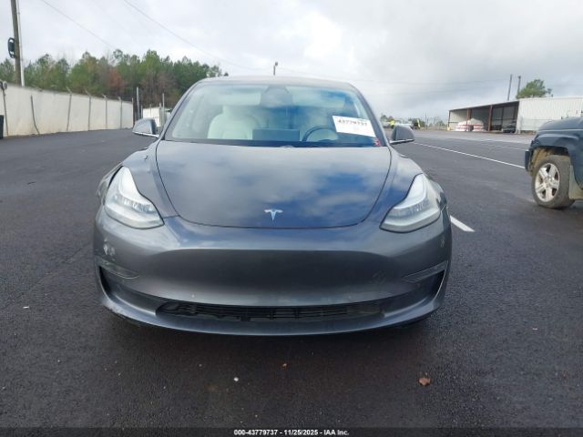 Tesla Model 3 Image 14