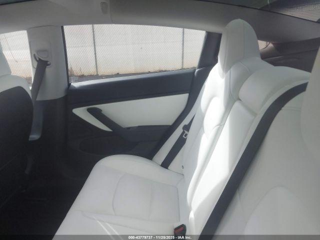 Tesla Model 3 Image 15