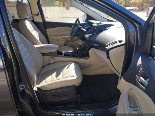 Ford Escape Titanium Image 9