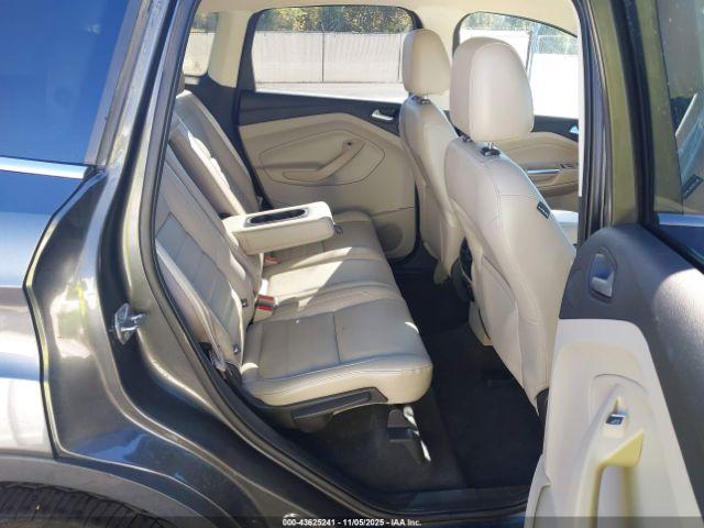 Ford Escape Titanium Image 3