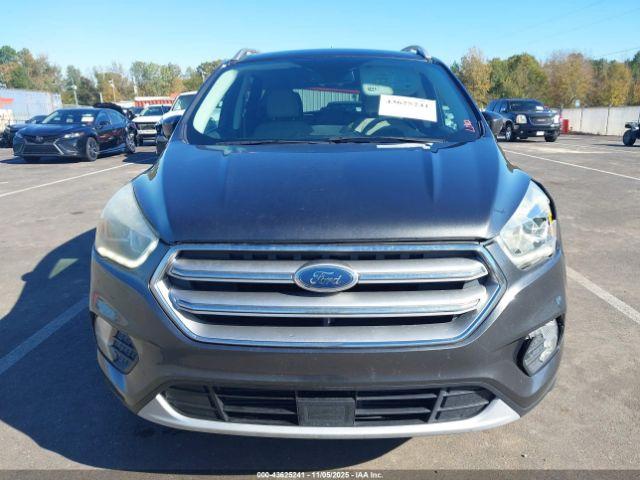 Ford Escape Titanium Image 2