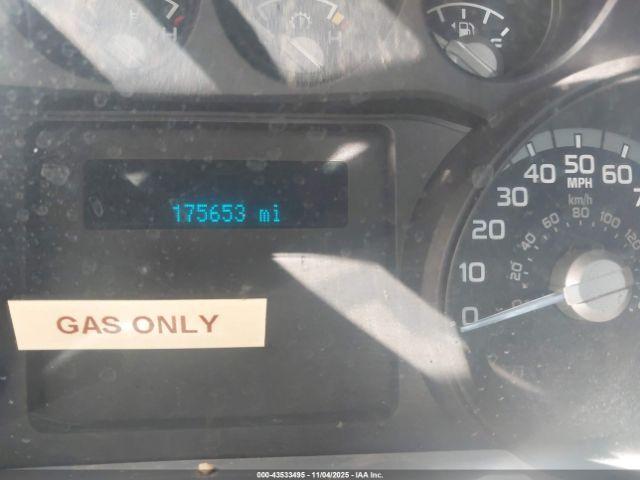 Ford F-450 Xl Image 10